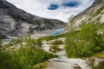 Fototapeta na wymiar Blauer Gletscher Nigardsbreen in Norwegen 