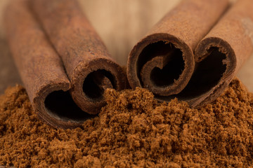 Cinnamon sticks with powder