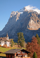 Fototapeta na wymiar Grindelwald mit Wetterhorn (3692 m)