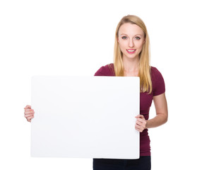 Naklejka premium Woman show with the white banner