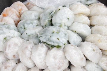steamed chives dumplings  (can stuffed with garlic chives or taro or yam bean mixed with small shrimp)
