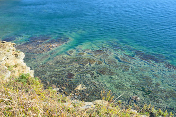 Вдадивосток, скалистые берега мыса Табизина на острове Русский