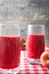 Red detox with beetroot, pepper,apple and tomato
