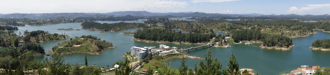 Fototapeta na wymiar Guatape, Antioquia, Colombia - panoramic view, landscape - Guatapé & El Peñón