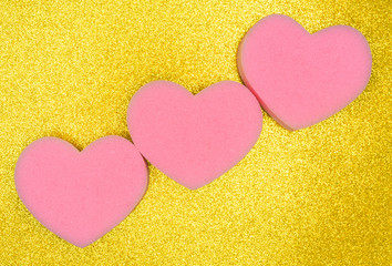 ハートマークと金色の背景