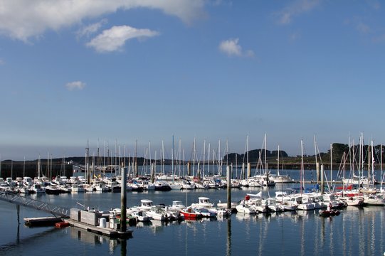 le port de l'aber wrac'h, bretagne finist&egrave;re