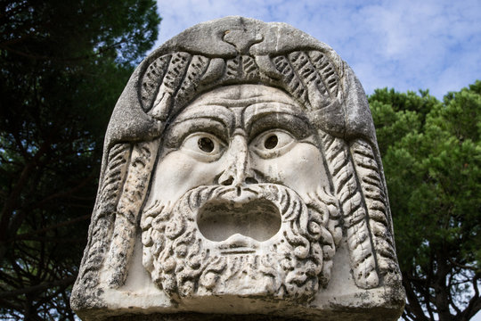 Maschera teatrale in marmo di epoca romana 