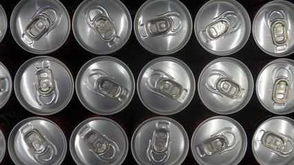 Soda / beer cans viewed from above - Bild -