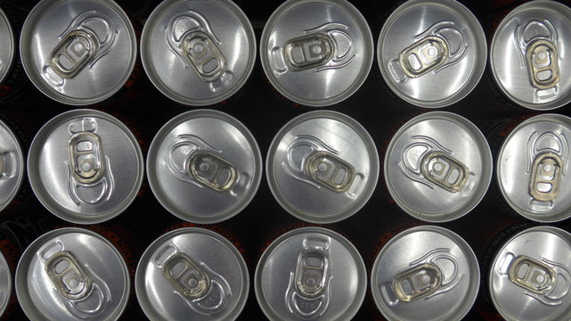 Soda / beer cans viewed from above - Bild -