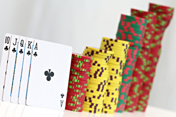 cartes à jouer et jetons de poker