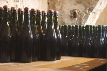 cantina bottiglie di vino