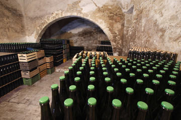 cantina bottiglie di lambrusc0
