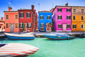 Fototapeta na wymiar Colourful facade on Burano, province of Venice