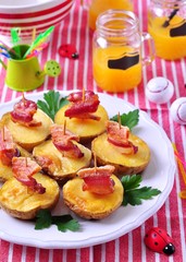 Baked potato with bacon 