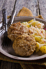 Cutlets from minced meat and rice