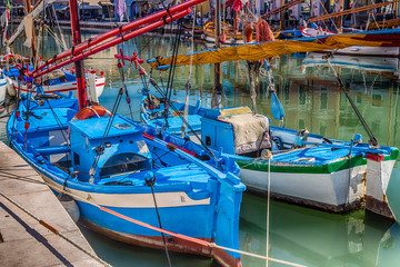 Fototapeta na wymiar boats on Italian Canal Port