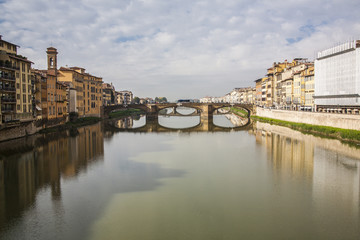 Fototapeta na wymiar Arno river, Florence, Italy