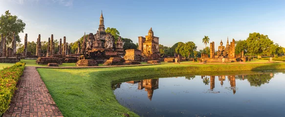 Foto op Aluminium panorama van Sukothai Historical Park - Thailand © Noppasinw