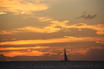 Guadeloupe, coucher de soleil tropical à Basse-Terre