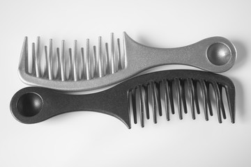 уход за волосами расчески резинки инструменты парикмахер