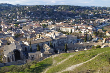 Fototapeta na wymiar Vue générale de Villeneuve-lès-Avignon prise depuis le fort Saint-André
