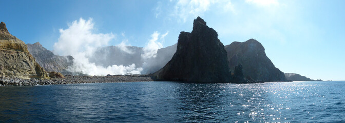 Die Crater Bay von White Island © friem[media]