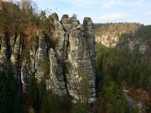 Sandstein umd Wald