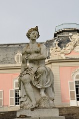 Fototapeta na wymiar statue am schloss benrath in düsseldorf