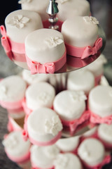 A traditional and decorative wedding cakes