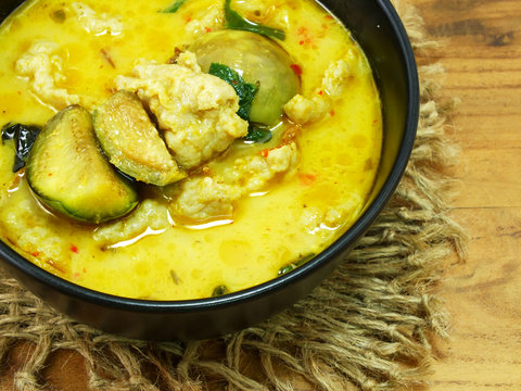 thai cuisine green curry with fish ball