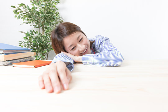 「怠慢」の写真素材 | 147件の無料イラスト画像 | Adobe Stock