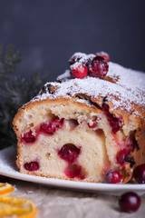 Cake with cranberries for Christmas.