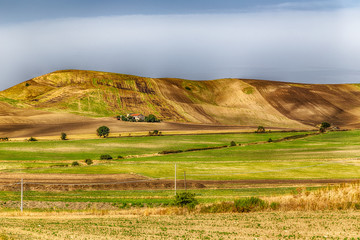 Obraz premium lonely house in the countryside
