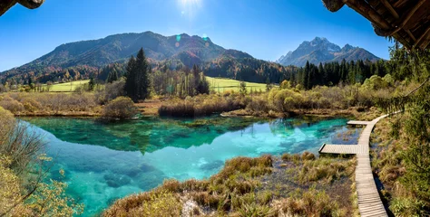 Schapenvacht deken met foto Natuur Zelenci lake in Slovenia.