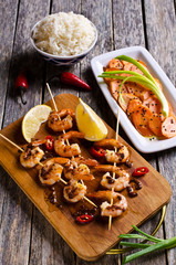 Cooked shrimp on skewers