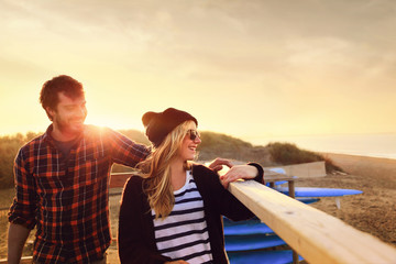 Fototapeta premium Happy couple at the seaside