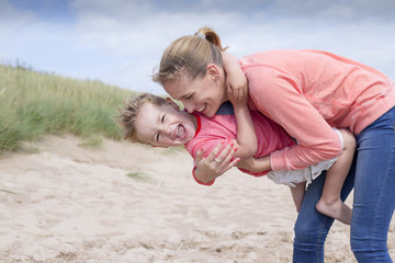 Fototapeta premium Happily holding on