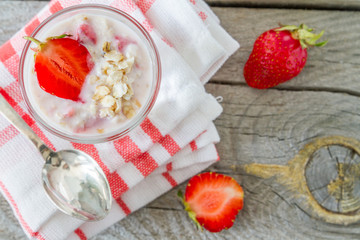 Strawberry and oatmeal dessert