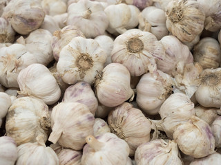 Garlic cloves closed up