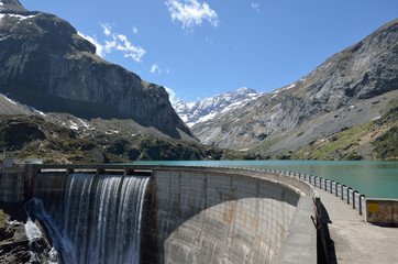 Gloriettes dam in the French Pyrenees