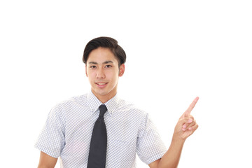 指示する笑顔のビジネスマン