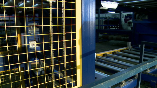 Wooden preform moving on production machine