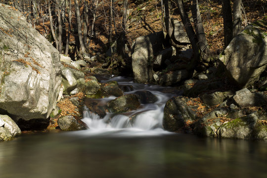 river fowing in autumn