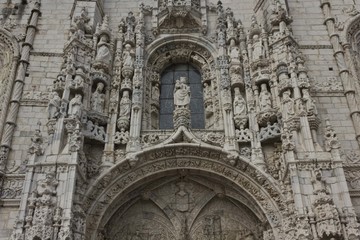 Fototapeta premium Close up of the ornate Manueline south portal of Jeronimos Monastery in Lisbon