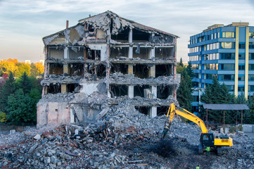 Demolition of buildings in urban
