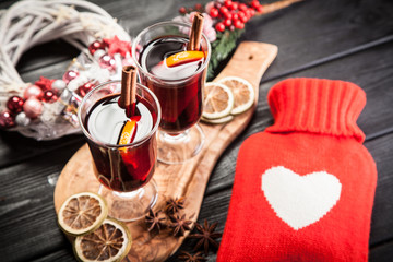 Mulled wine with cinnamon and orange