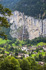 Wodospad w miejscowości Lauterbrunnen, Alpy Szwajcarskie