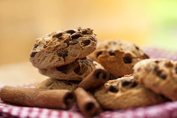 biscuit with cinnamon