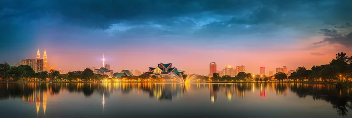 Foto op Plexiglas Nachtlandschap van Kuala Lumpur, The Palace of Culture © boule1301