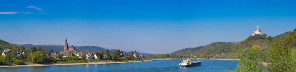 Fototapeta na wymiar Der Rhein und die Marksburg bei Braubach/Deutschland